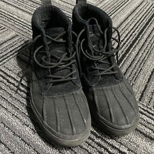 Vans Black Sk8-Hi Del Pato MTE size 11.5